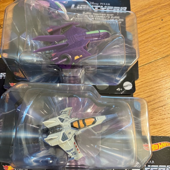 - 6 disney buzz light year vehicles hot wheels - Picture 5 of 6